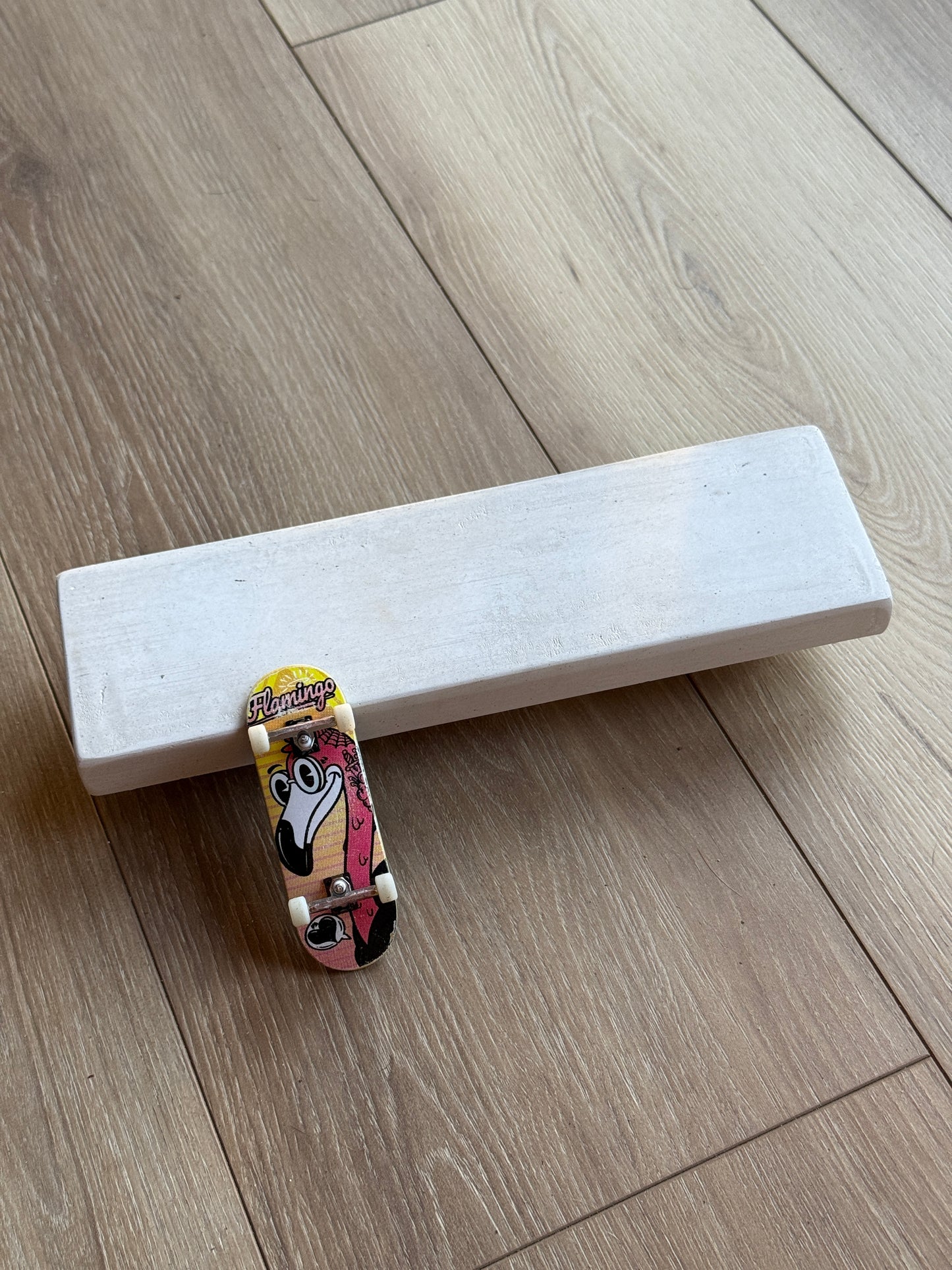 Basic Concrete Fingerboard Ledge